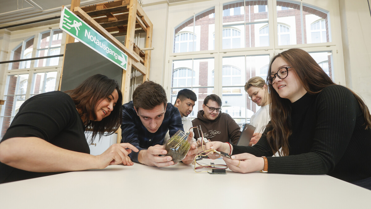 Ein WING-Studierendenteam hat mit der Computechnic AG eine smarte Methode für die Pflege von Pflanzen entwickelt.