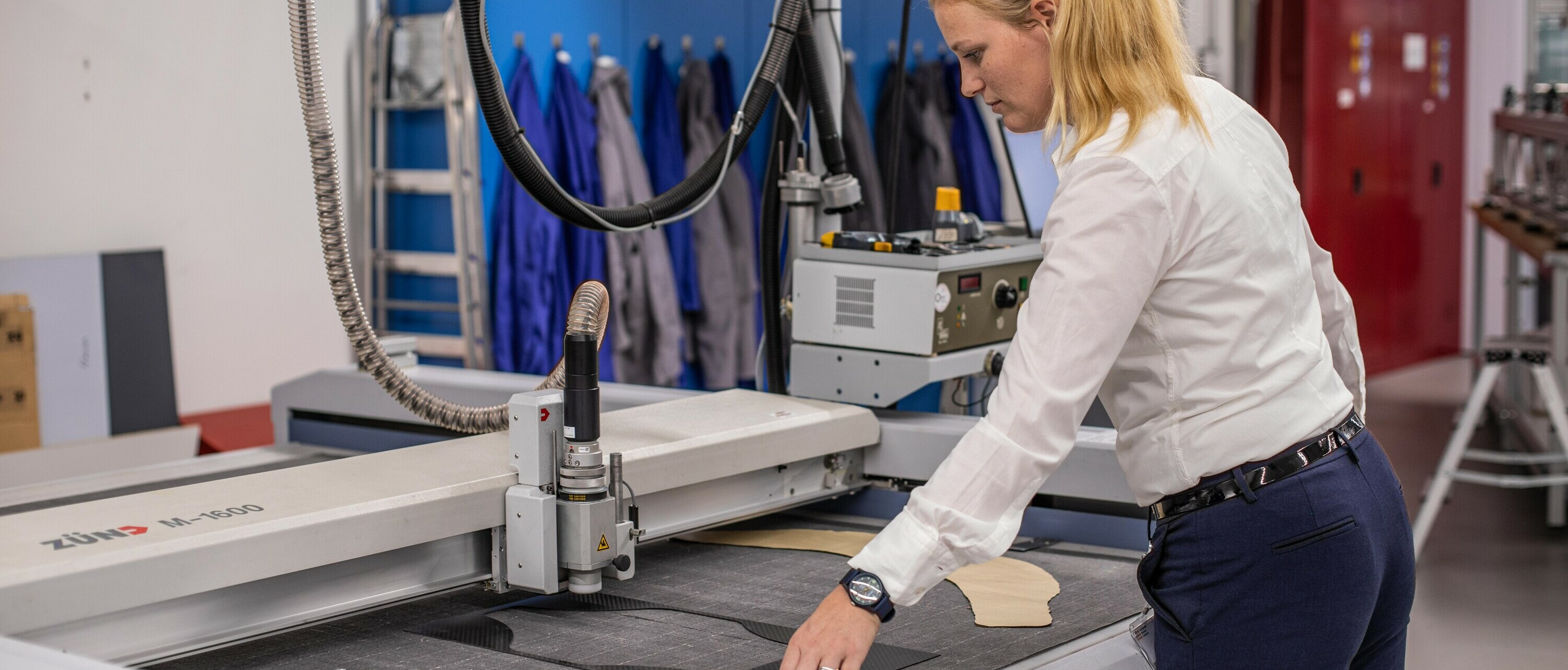 Arbeit in Institut im Bereich Faserverbundtechnik / Leichtbau