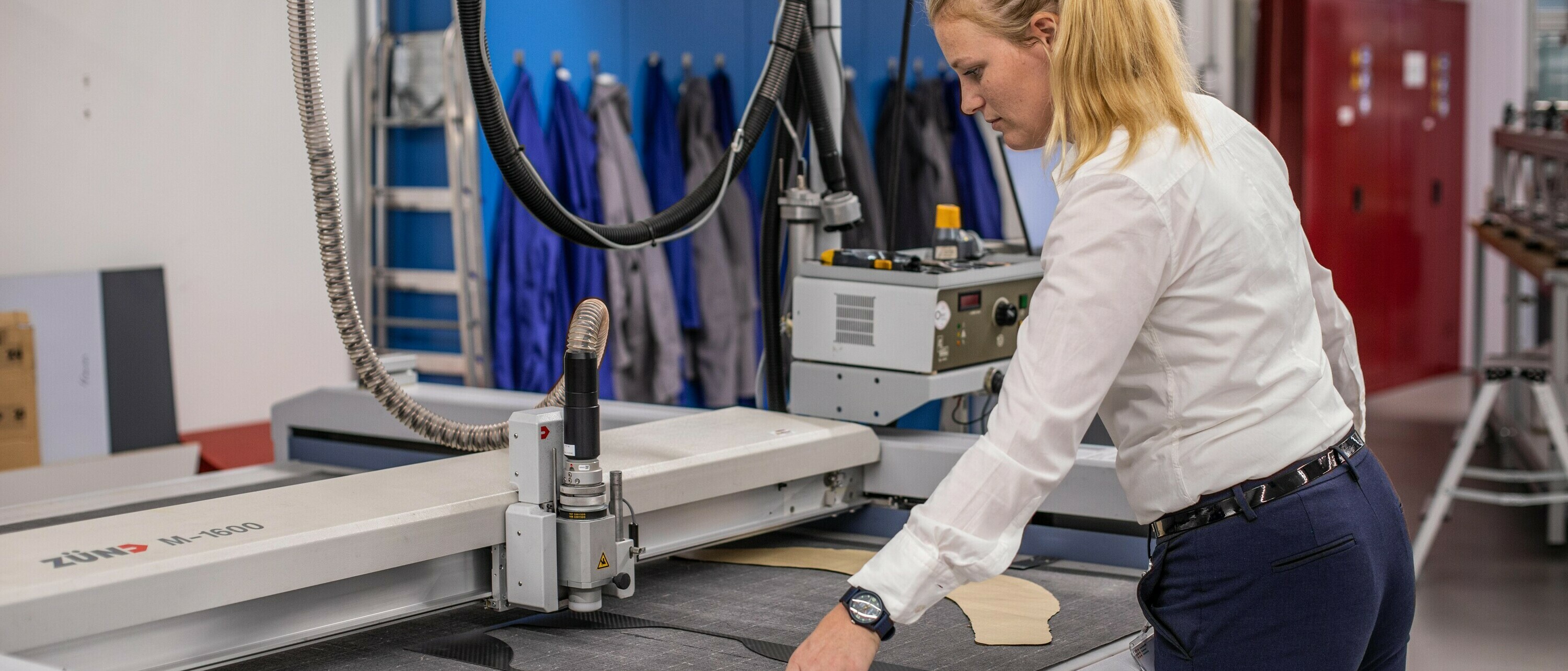 Arbeit in Institut im Bereich Faserverbundtechnik / Leichtbau