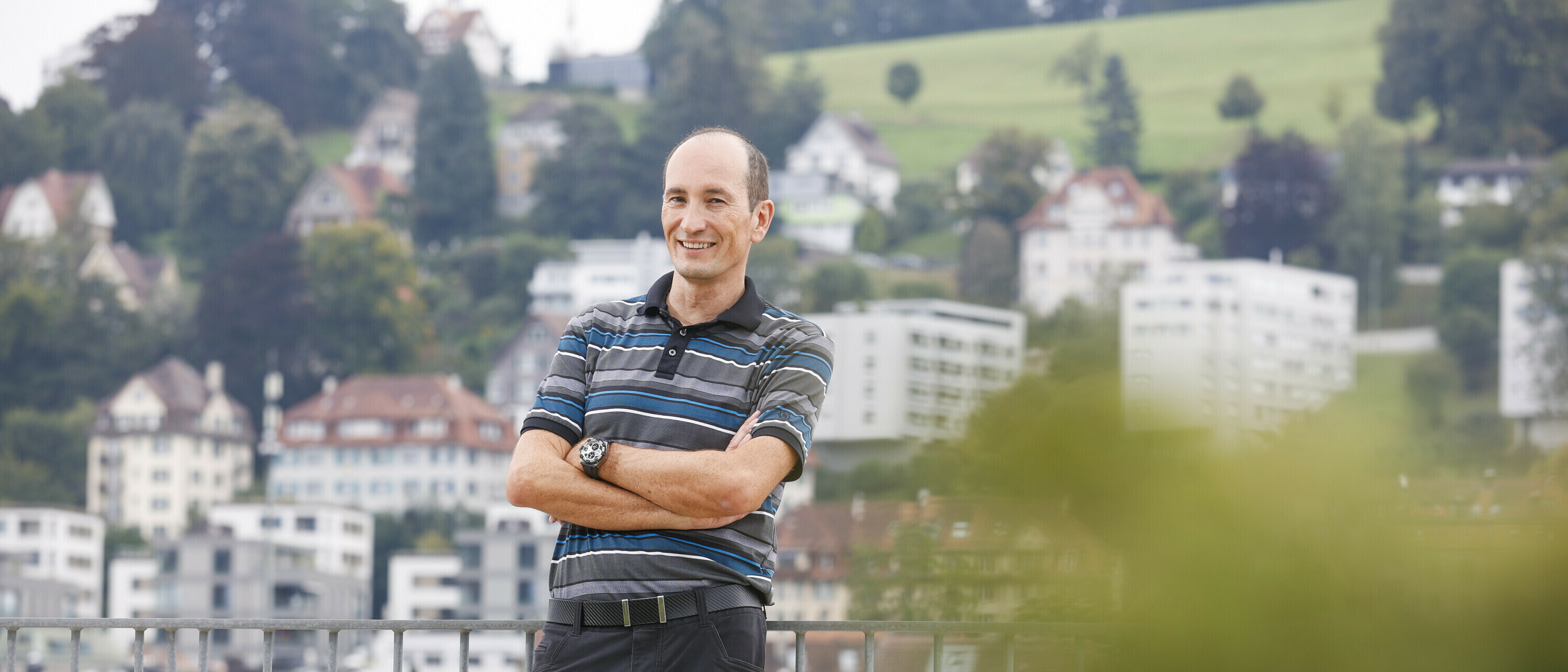 Portrait Walter Beachtiger auf der Dachterasse des OST-Campus St.Gallen