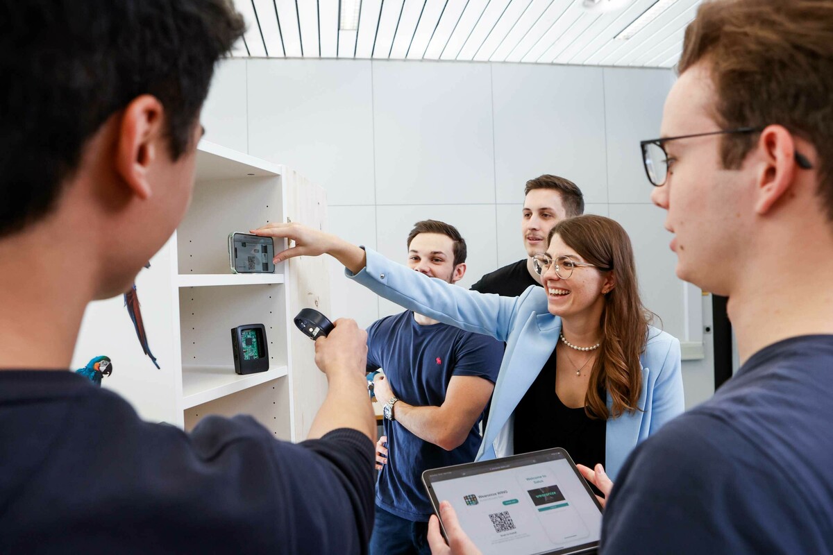 Das Studierendenteam von angehenden Wirtschaftsingenieuren hat neue Einsatzgebiete für die Technologie von Wearonize untersucht.