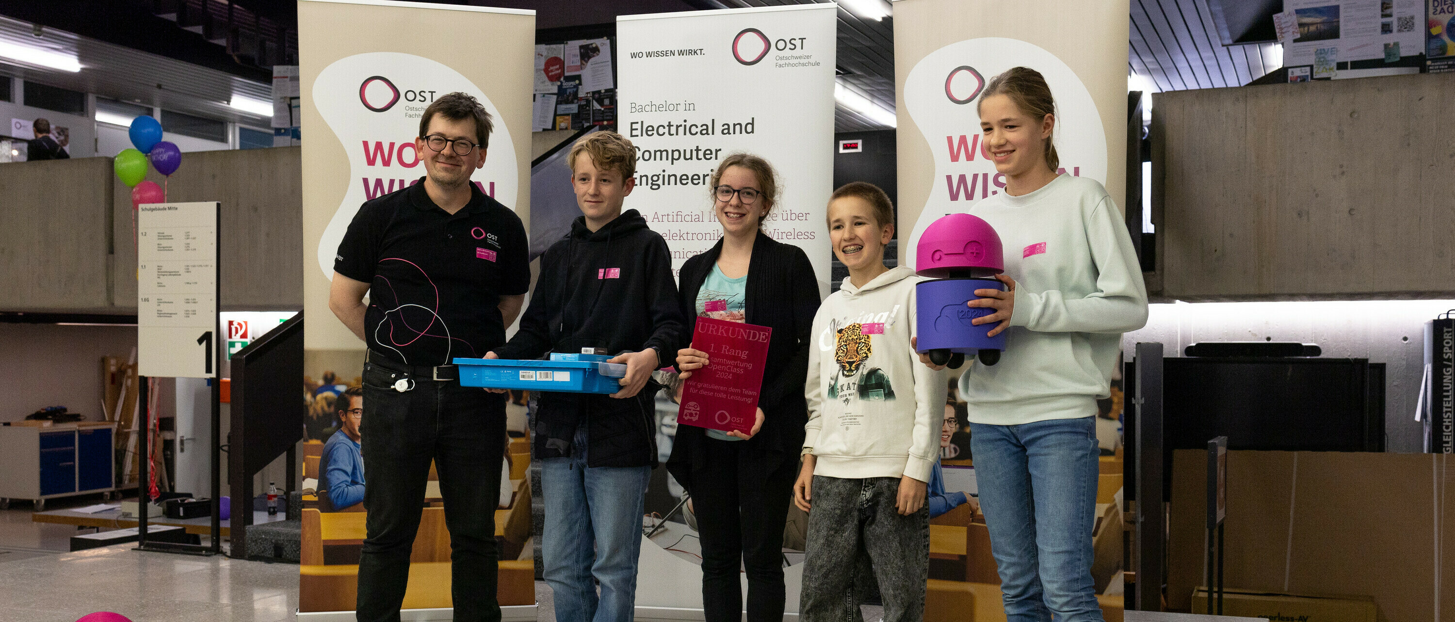 Die Sieger in der Kategorie OpenClass an den RobOlympics der OST - Ostschweizer Fachhochschule 2024.