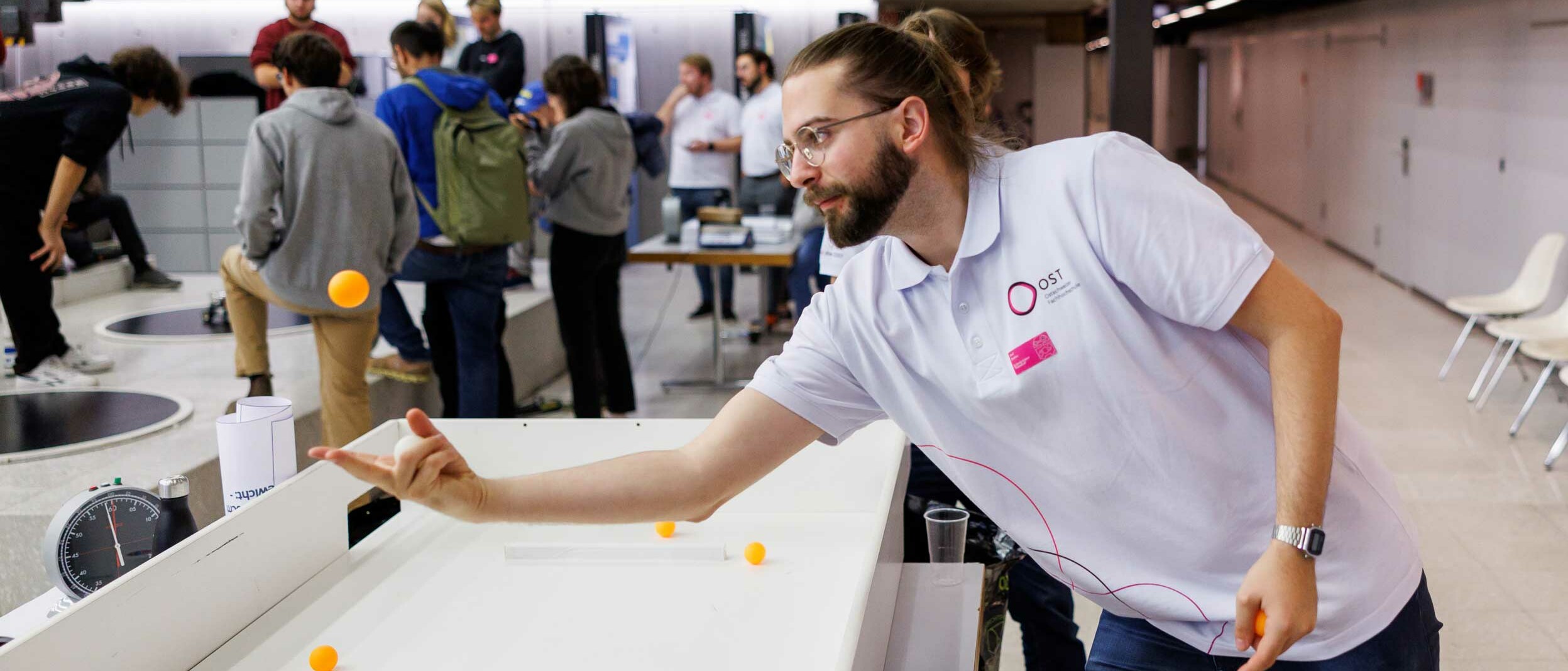 Die Schiedsrichter sind Technik-Studierende der OST