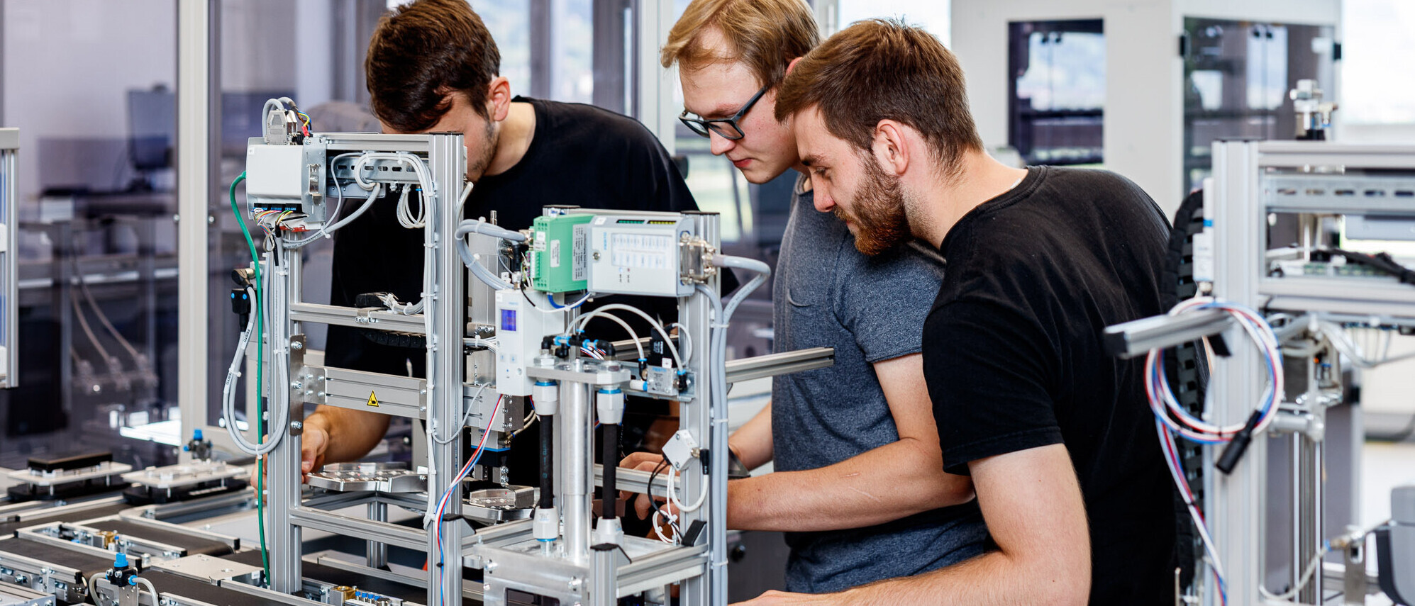 Smart Factory im Praxisunterricht an der Ostschweizer Fachhochschule in Buchs