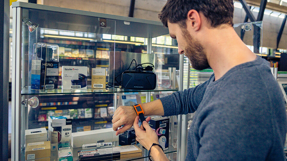 Gadgets wie Smart Watch oder VR-Brille in der Gadgeothek in Rapperswil ausleihen