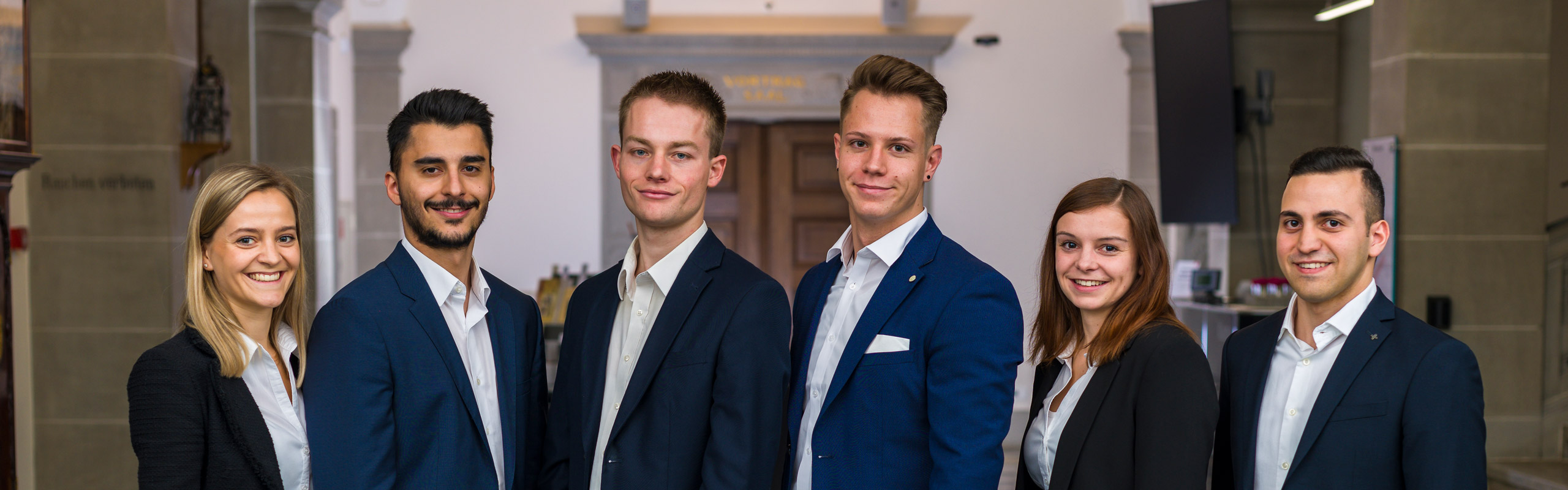Gruppe von Studierenden aus Praxisprojekt 3 Managementkonzeption