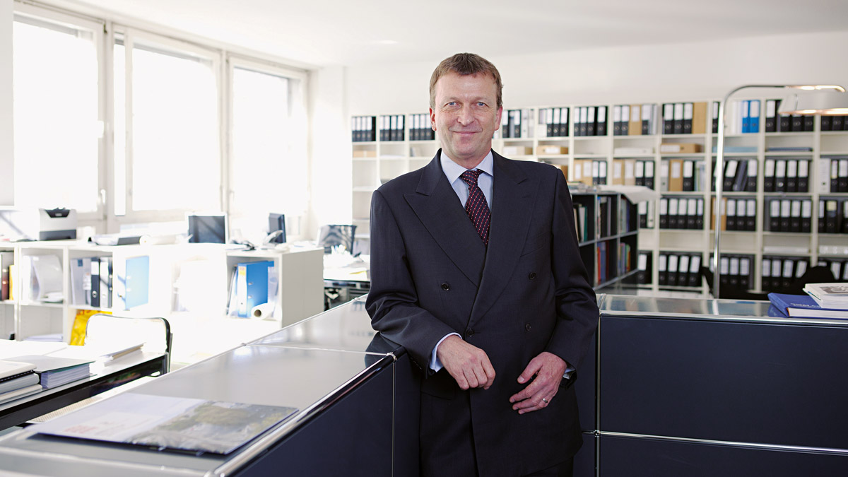 Klauspeter Nüesch Klauspeter Nüesch, Dipl. Arch. ETH, Referent WTT YOUNG LEADER AWARD 2016